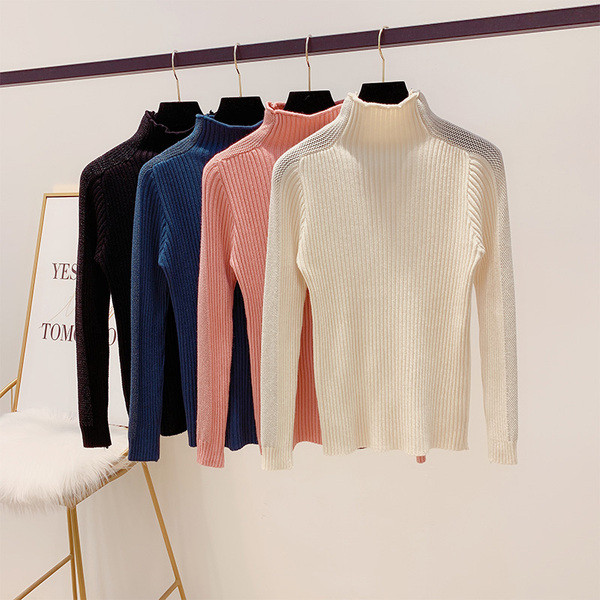 Pulover de dama cu guler inalt si particule stralucitoare