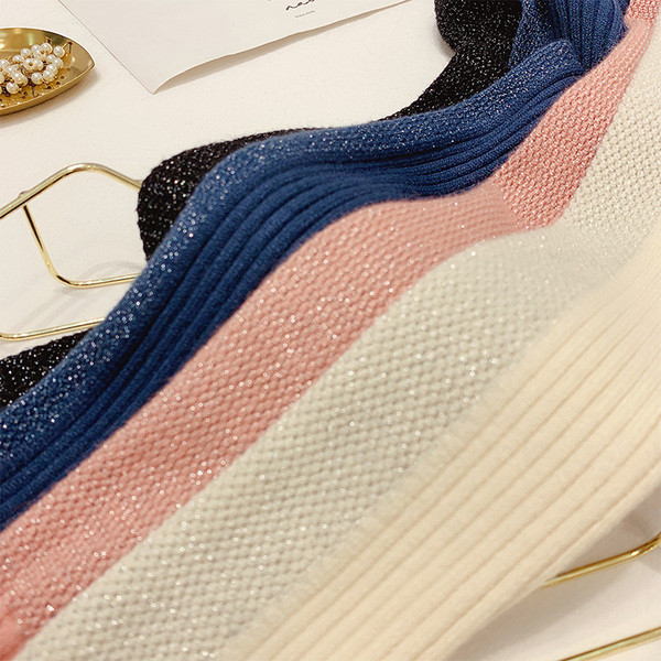 Pulover de dama cu guler inalt si particule stralucitoare