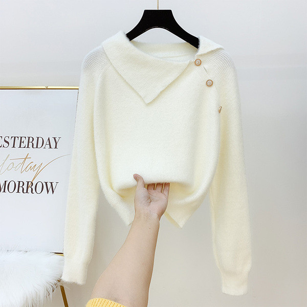 Pulover de damă din puf cu nasturi în alb și albastru