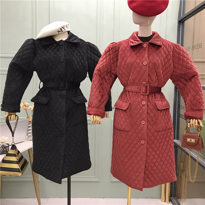 Модерно дамско палто с класическа яка,копчета,колан и джобове в черен,червен и кафяв цвят