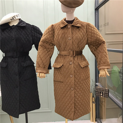 Palton de dama modern cu guler clasic, nasturi, curea si buzunare in negru, rosu si maro