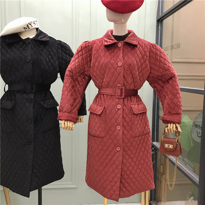 Palton de dama modern cu guler clasic, nasturi, curea si buzunare in negru, rosu si maro