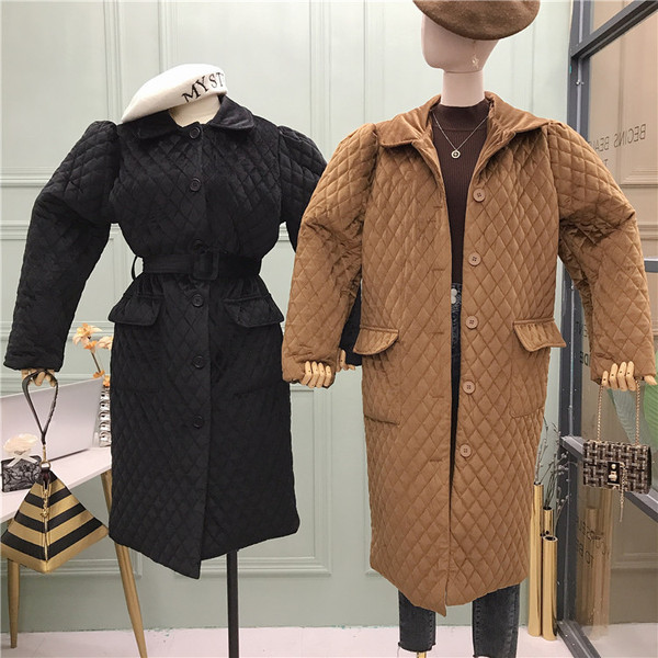 Palton de dama modern cu guler clasic, nasturi, curea si buzunare in negru, rosu si maro