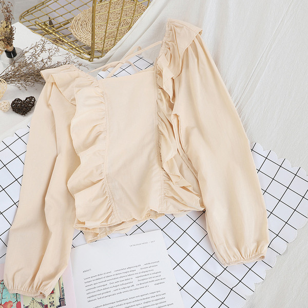 Bluză de damă în cinci culori, cu decolteu pătrat și cravate