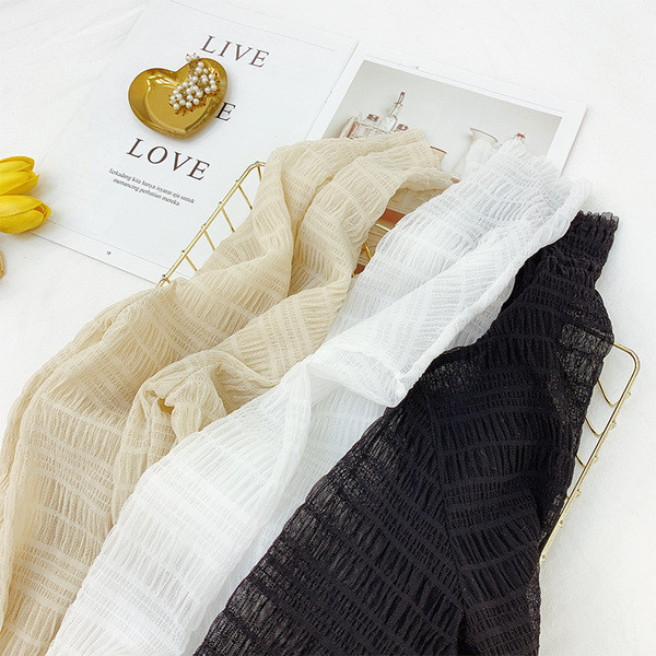 Cămașă modernă de șifon de damă cu guler înalt în alb, negru și bej