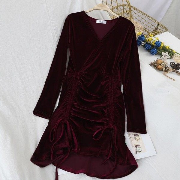 Rochie de dama din catifea cu cravate si decolteu in V