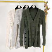 Cardigan de damă tricotat cu decolteu în V și nasturi