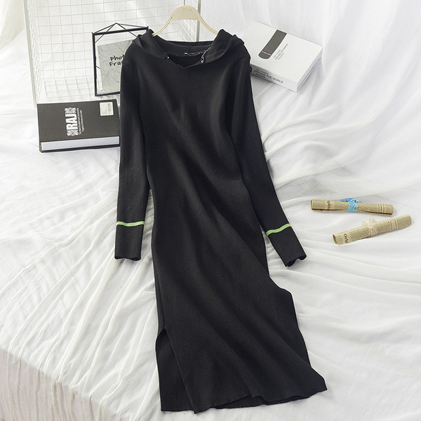 Rochie de damă de toamnă-iarnă cu glugă și fante de culoare neagră