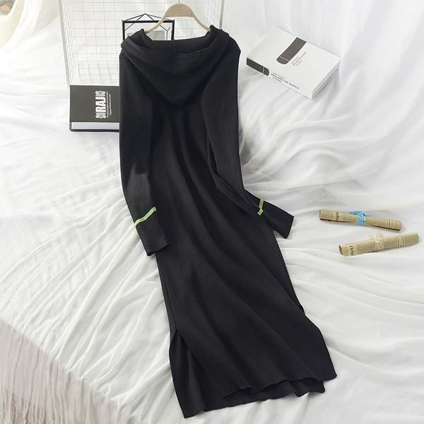 Rochie de damă de toamnă-iarnă cu glugă și fante de culoare neagră