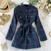 Palton de dama in carouri in stil retro cu buzunare si nasturi in albastru si negru