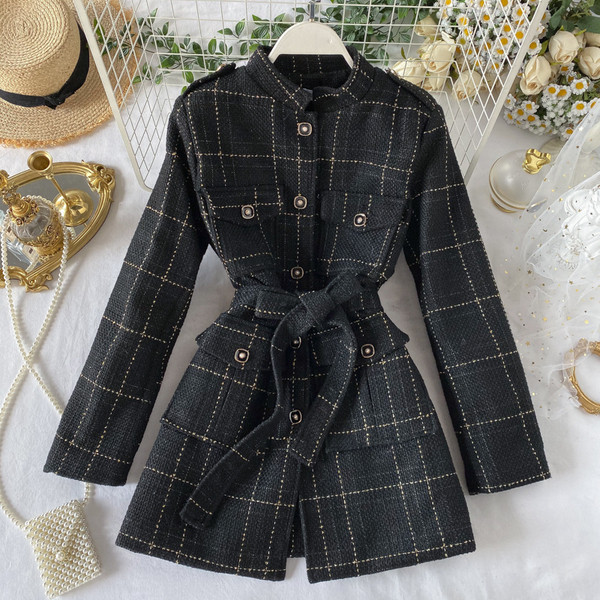 Palton de dama in carouri in stil retro cu buzunare si nasturi in albastru si negru