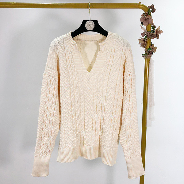 Pulover gros de dama cu decolteu spitz in galben, roz, verde si alb