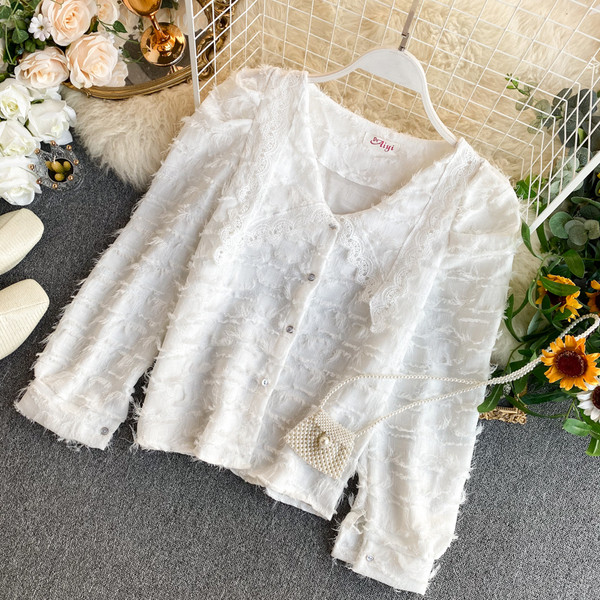 Cămașă de damă modernă cu franjuri și dantelă la guler în alb, bej și negru