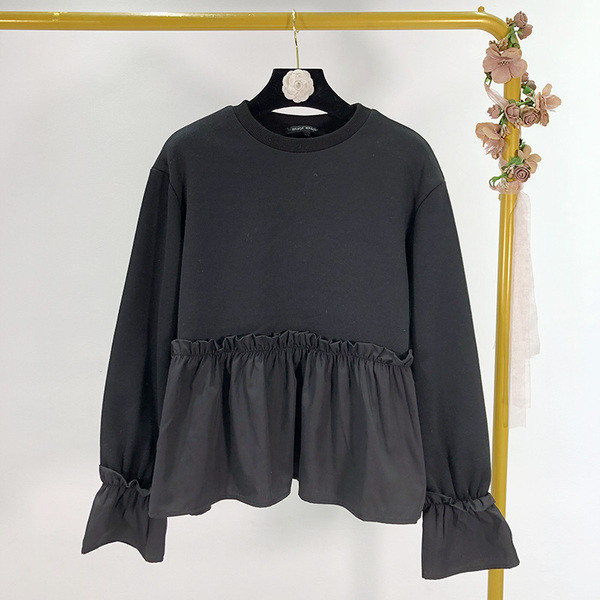 Bluză casual de damă, cu bucle și decolteu oval, de culoare neagră