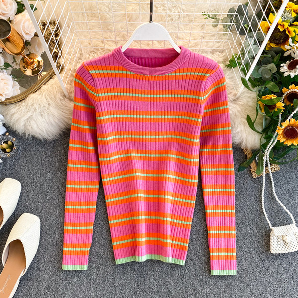 Pulover de damă cu dungi din tricot subțire cu decolteu rotund