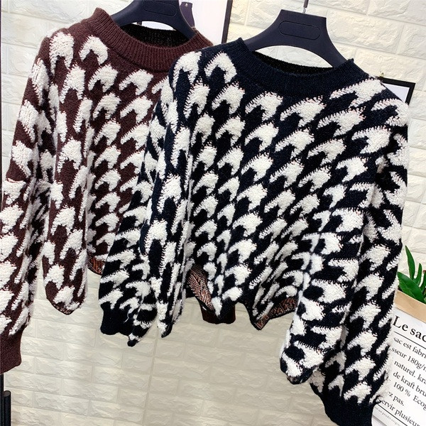 Pulover moale de damă în maro și negru, cu decolteu oval