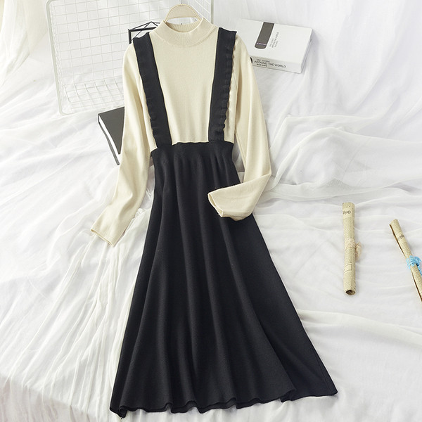 Rochie de dama casual model decupata cu maneci lungi si decolteu rotund in mai multe culori