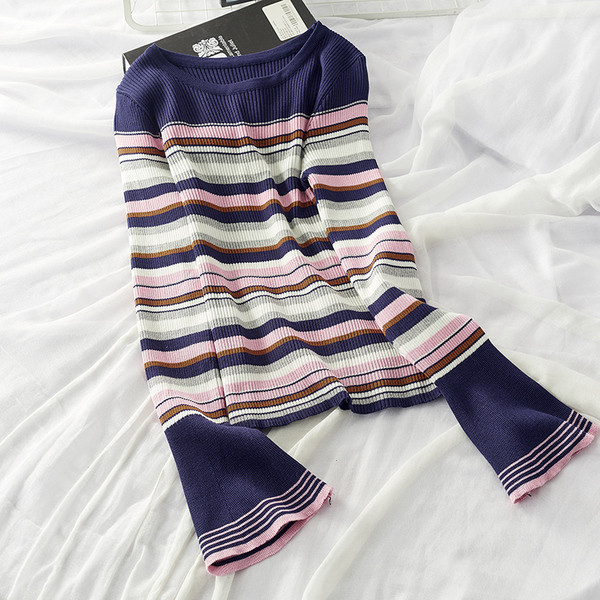 Bluză casual de damă în dungi cu mâneci lotus