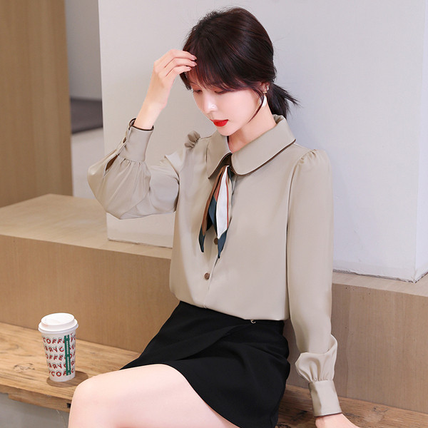 Cămașă de șifon de damă cu guler și nasturi clasici în alb și bej