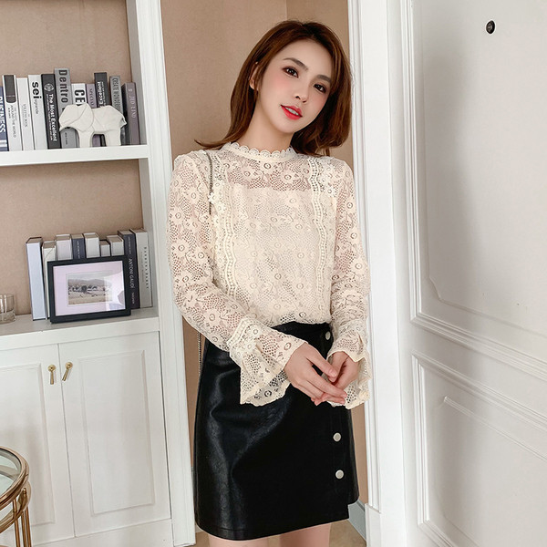 Bluză de damă modernă din dantelă cu mâneci lotus și decolteu rotund în alb și bej