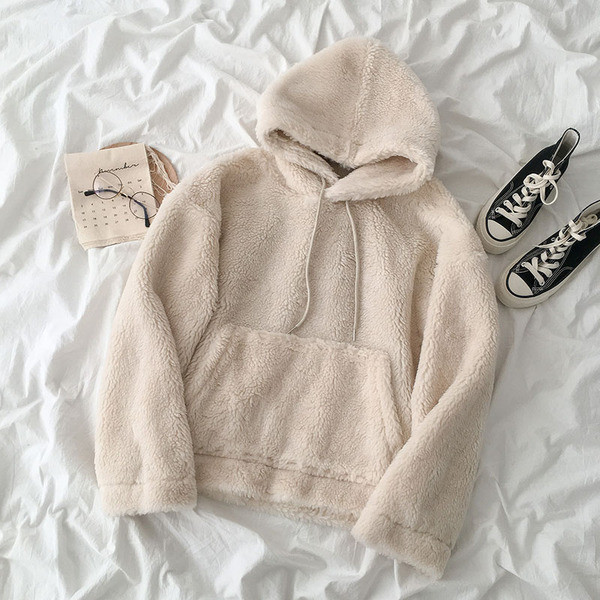 Hanorac de damă din puf de culoare bej cu buzunar și glugă