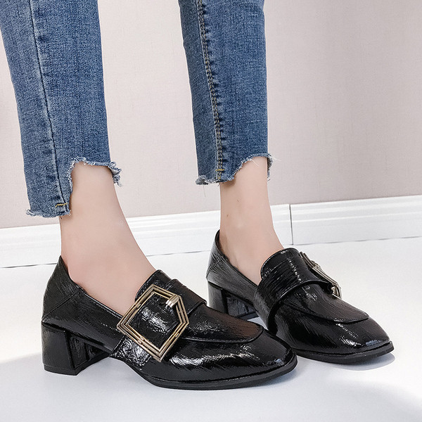 Pantofi casual de dama din piele cu catarama metalica in negru si maro