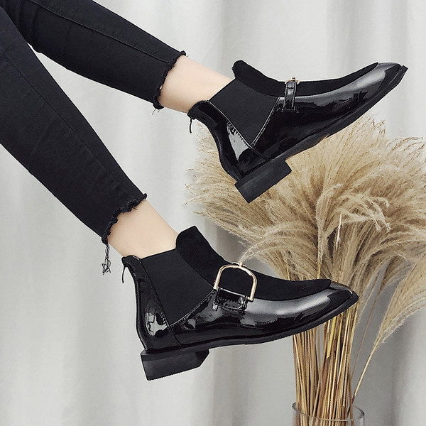 Cizme de toamna moderne de dama cu element metalic - in negru