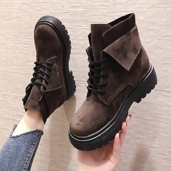 Cizme de dama actuale de toamna-iarna din piele intoarsa ecologica cu talpa aspra