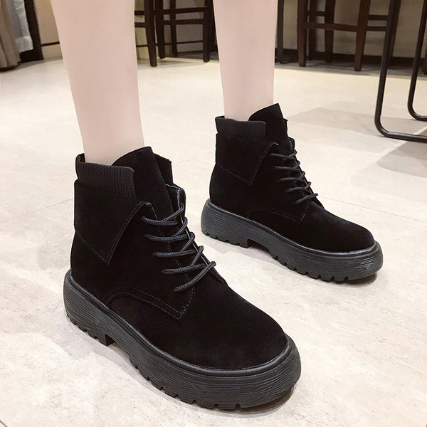 Cizme de dama actuale de toamna-iarna din piele intoarsa ecologica cu talpa aspra