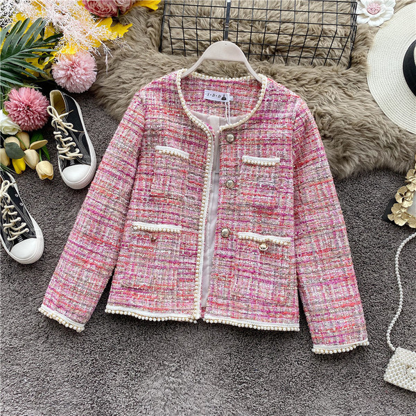 Palton scurt de dama modern din tweed cu nasturi in roz si bej