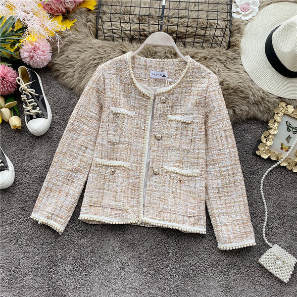 Palton scurt de dama modern din tweed cu nasturi in roz si bej