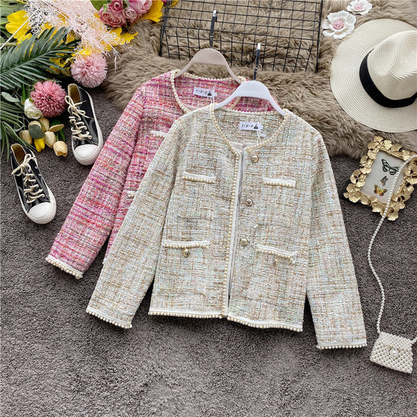 Palton scurt de dama modern din tweed cu nasturi in roz si bej