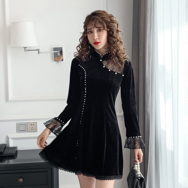 Rochie de dama moderna din catifea cu perle si tul in negru