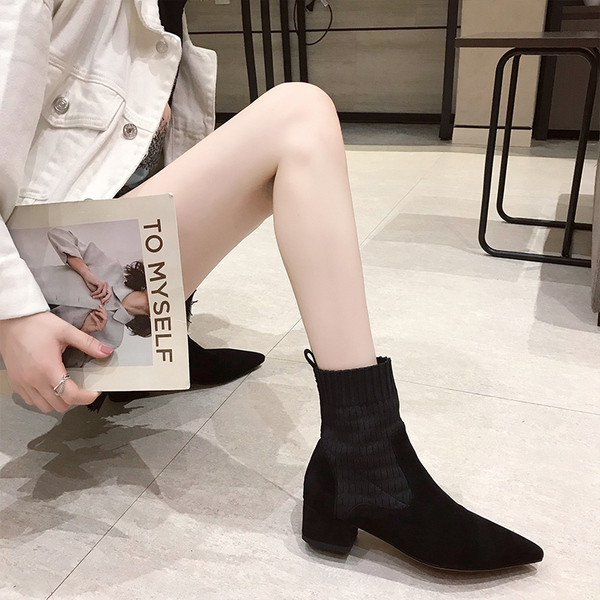 Cizme de toamna dama ascutit model din piele intoarsa eco cu toc gros de culoare neagra