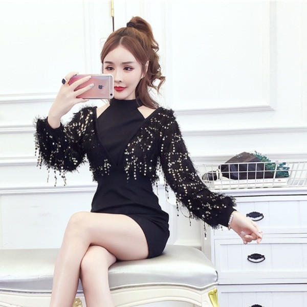 Rochie de dama model nou Model subtire cu paiete pe maneca de culoare neagra