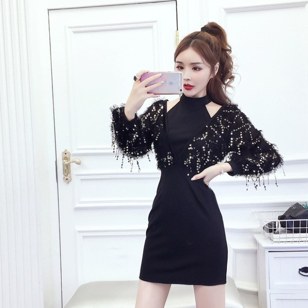 Rochie de dama model nou Model subtire cu paiete pe maneca de culoare neagra