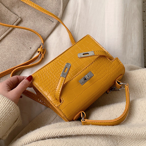 Geanta de dama eleganta din piele cu manere lungi si scurte in mai multe culori