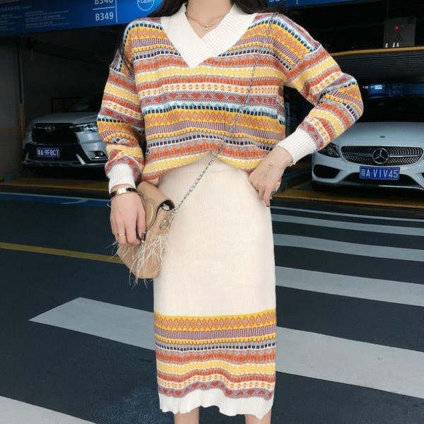 Set casual tricotat de pulover si fusta lunga