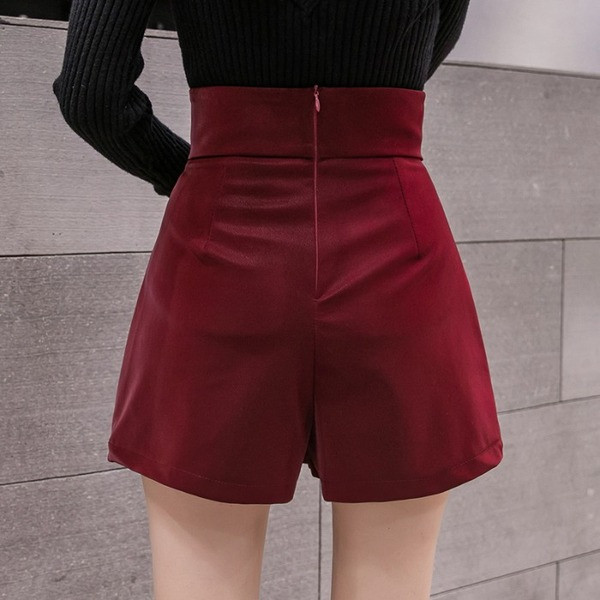 Pantaloni scurti moderni de dama cu talie inalta in negru, visiniu si bej