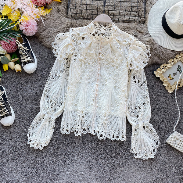 Bluza dama din dantela cu nasturi in alb, negru, roz si bej