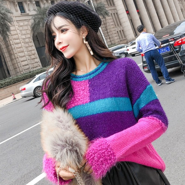 Pulover larg modern, cu mâneci lungi și decolteu oval