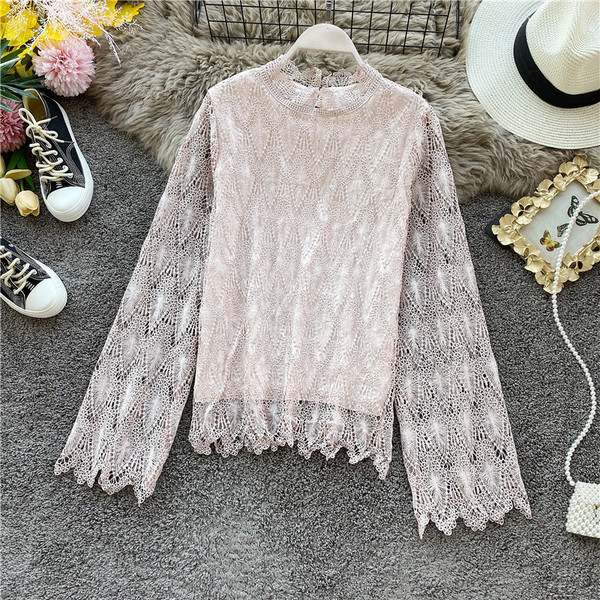 Bluză de damă din dantelă cu guler jos și mâneci lungi