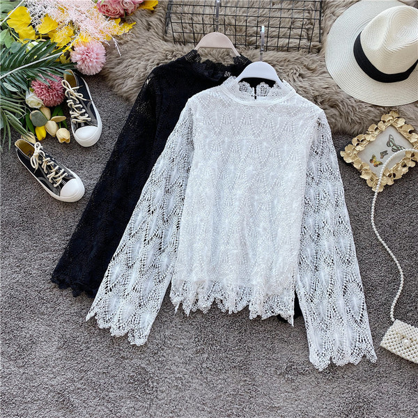 Bluză de damă din dantelă cu guler jos și mâneci lungi