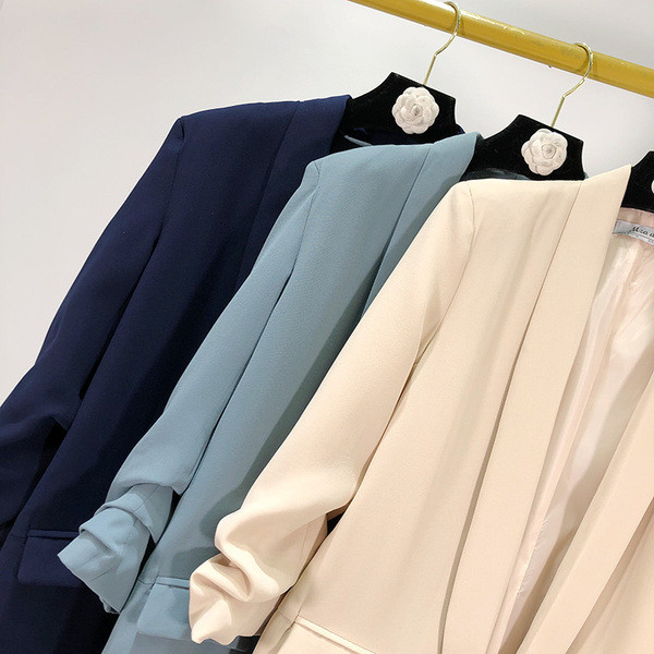 Geaca de dama moderna cu buzunare in bej si albastru