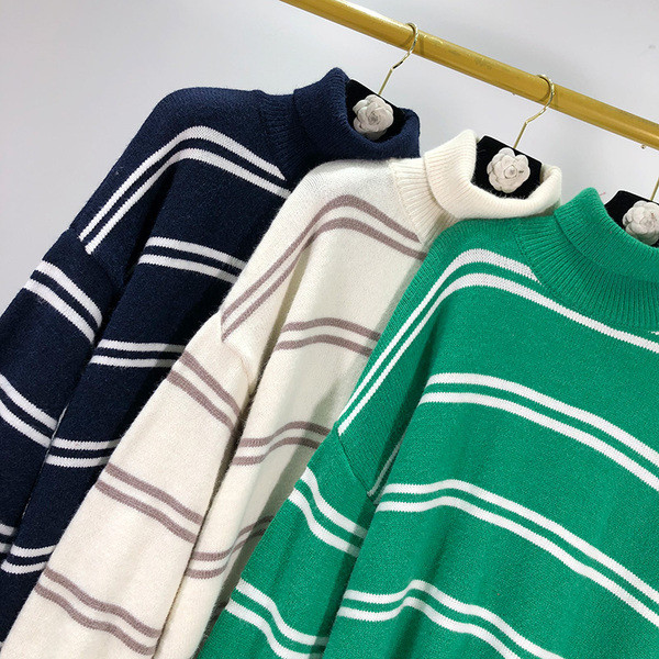 Pulover de damă în dungi toamnă-iarnă cu guler polo în verde, alb și albastru