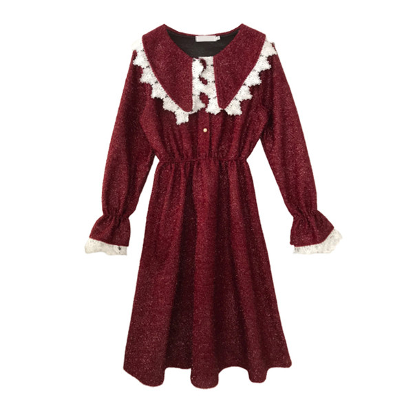 Rochie de dama model decupata cu decolteu rotund, nasturi si dantela in negru si visiniu