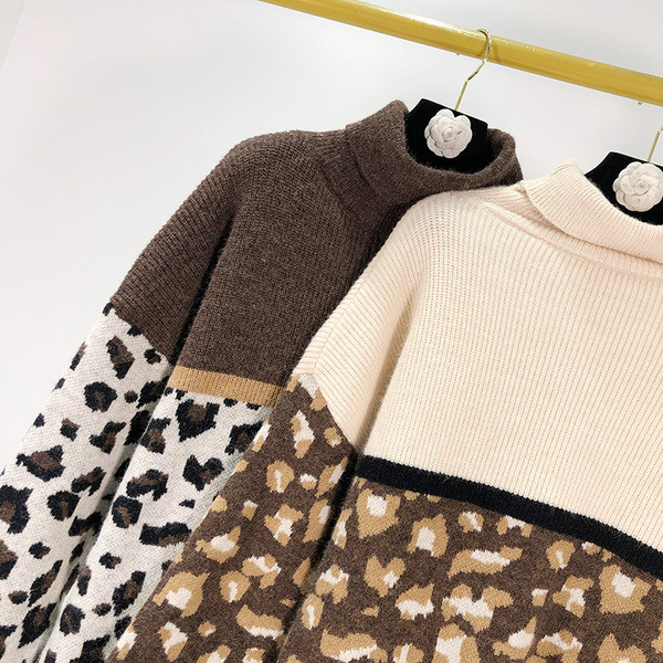 Pulover gros de iarna de dama cu guler polo si model leopard