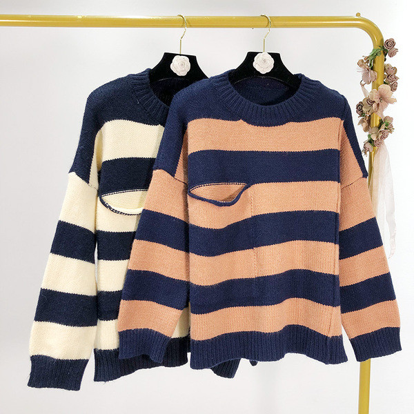 Pulover casual cu dungi cu buzunar si decolteu oval