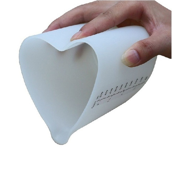 Szilikonból készült puha, 500 ml-es mérőkancsó szív alakú