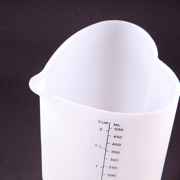 Szilikonból készült puha, 500 ml-es mérőkancsó szív alakú